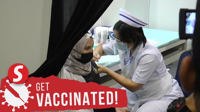 Expectant mums flock to get jabs