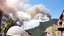 Marmaris'teki yangına karadan ve havadan müdahale ediliyor