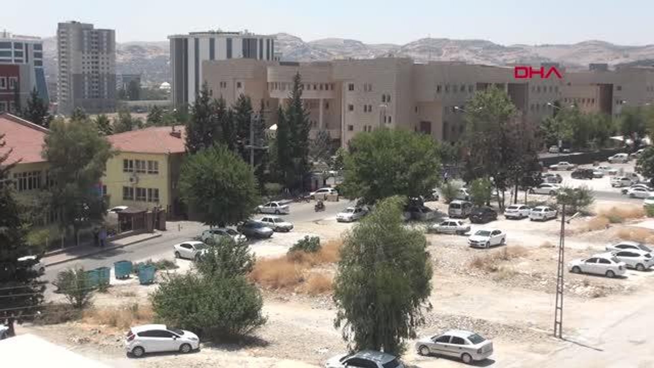 ŞANLIURFA ÖĞRETMENE KAPORA VERİP, DEVRİNİ ALDIKLARI OTOMOBİLLE ORTADAN KAYBOLDULAR