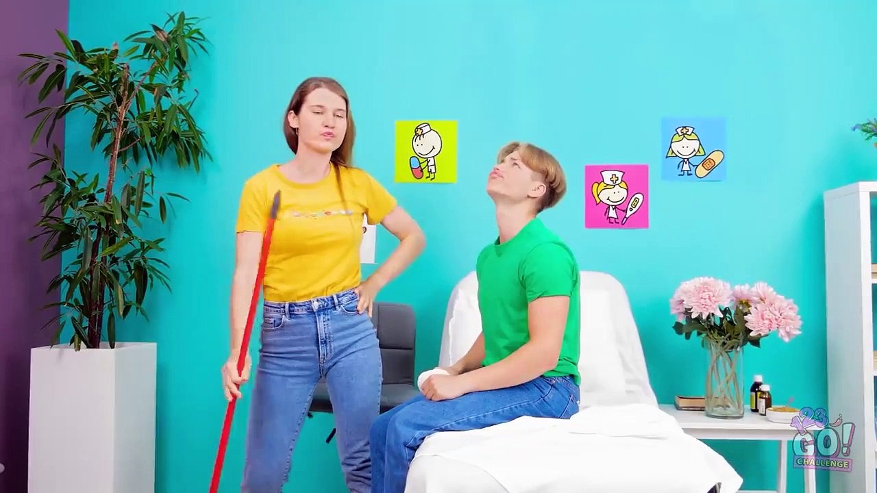 How To Sneak Food Into Hospital! Sneak Candies And Snacks! Food Sneaking Ideas By 123 Go! Challenge