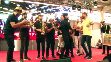 Sosyal medya fenomeni yaptığı yardım sahnesiyle sevgi seline tutuldu