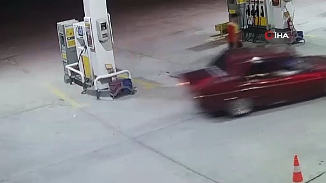 Akaryakıt istasyonunda önce yakıt aldı, sonra böyle drift yaptı
