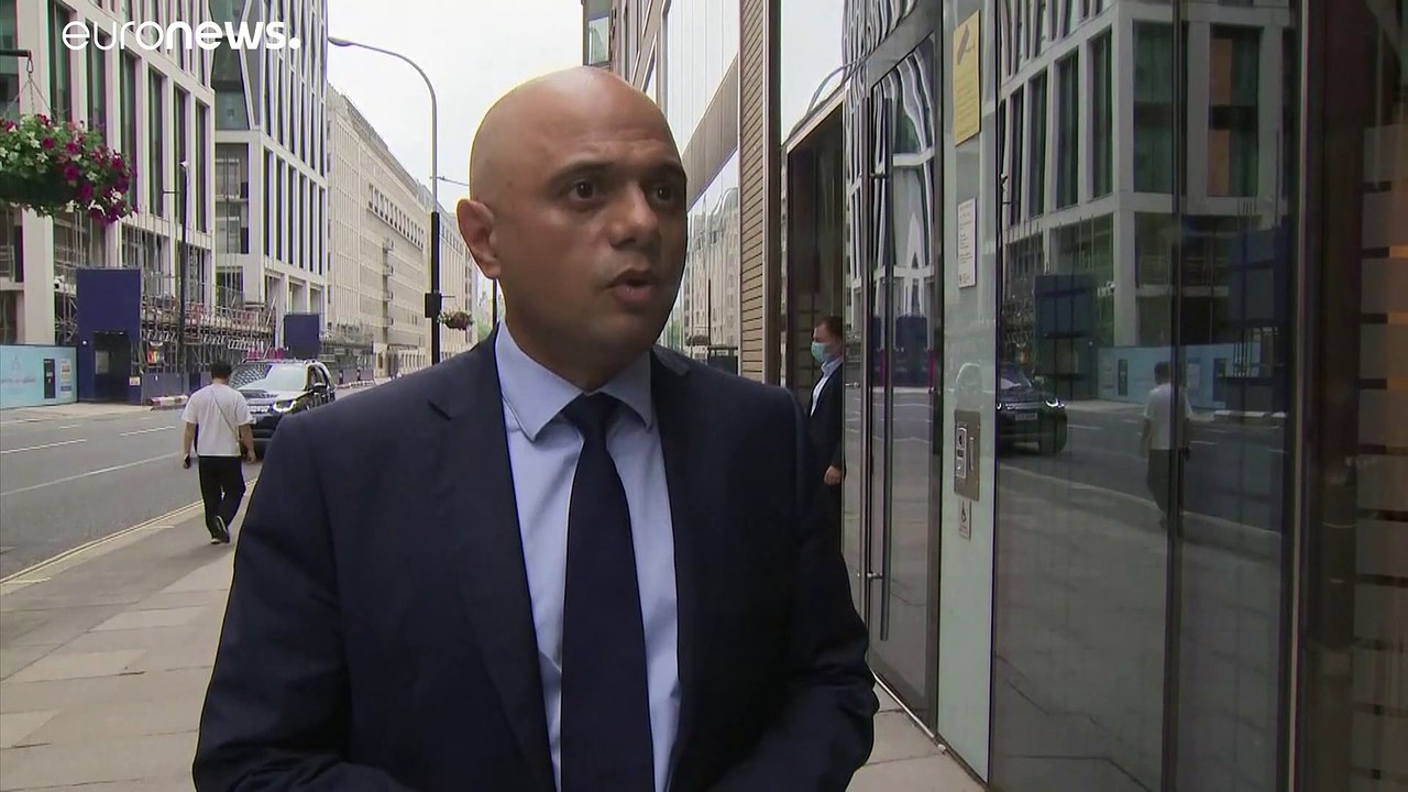 Kuss-Foto - Minister Hancock (42) tritt nach Verstoß gegen Covid-19-Regeln zurück