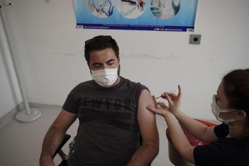 YKS'DEN ÇIKAN ÖĞRENCİLER AŞIYA KOŞTU