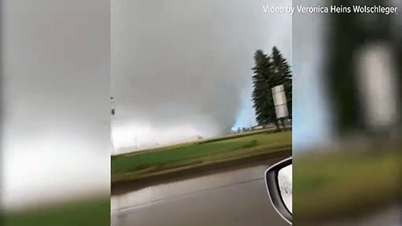 Michigan tornado near Port Austin video Dailymotion