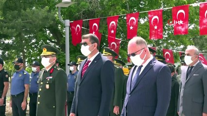 Atatürk'ün Sivas'a gelişinin 102. yıl dönümü İlk Adım Anıtı önünde kutlandı