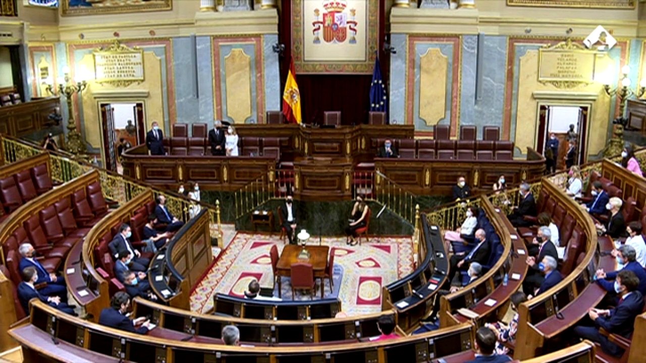 Cs apoyaría una moción de censura y el PP responde que los números "no dan"
