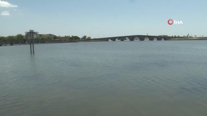 Kirlilik nedeniyle Büyükçekmece Gölü'nün rengini değişti