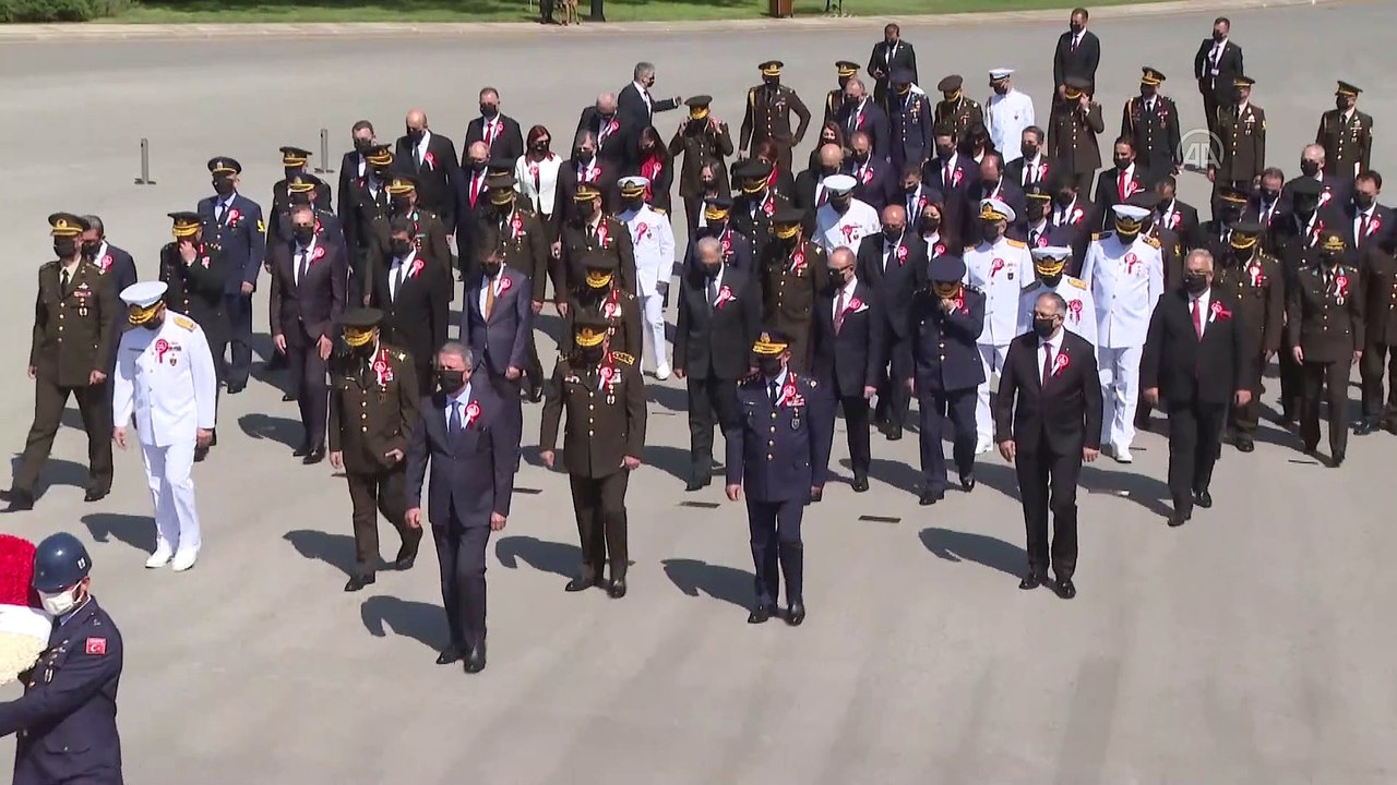 ANKARA - Milli Savunma Bakanı Akar, beraberindeki TSK komuta kademesi ile OYAK Genel Kurulu'na katıldı