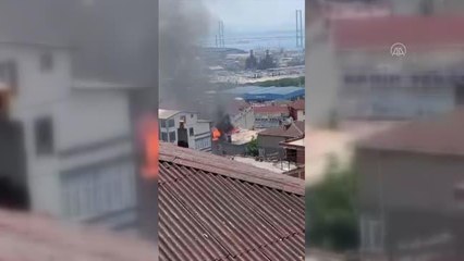Son dakika haberleri... Apartmanın çatısında çıkan yangın 4 binada hasara neden oldu