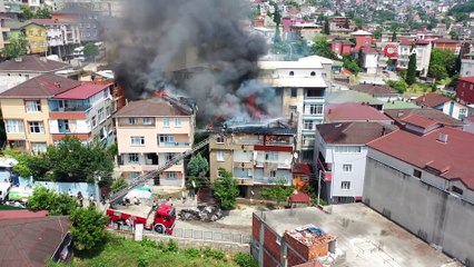 Dört binayı saran alevler böyle görüntülendi