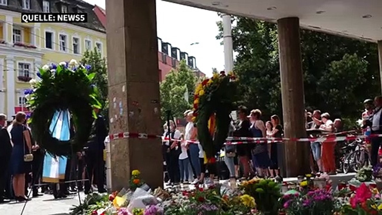 Gedenkfeier in Würzburg: Söder dankt Mann für Zivilcourage