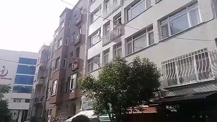 Polisin attığı ses bombasına ''Çocuk uyuyor'' dedi, gözaltına alındı