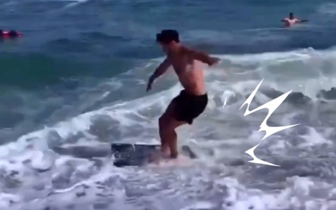 Romain Ntamack surfe une nouvelle fois avec le bouclier de Brennus