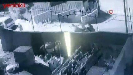 Filistinli aktivist Nizar Benat’ın gözaltına alındığı anlar ortaya çıktı