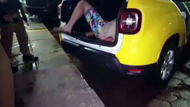 Homem é detido por violência doméstica; ele estava com um 'soco inglês'