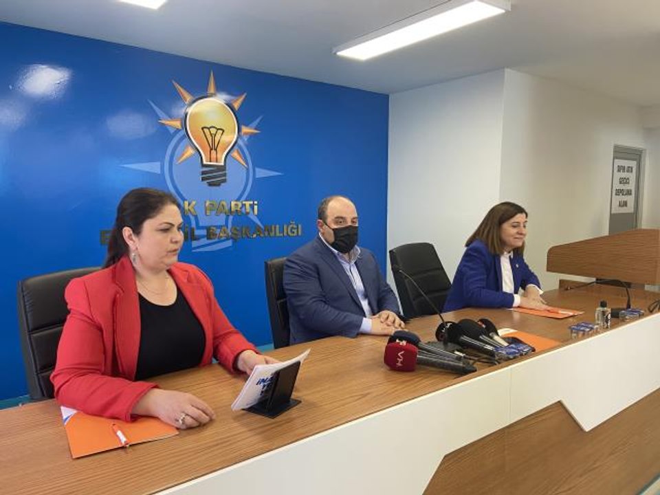 Sanayi ve Teknoloji Bakanı Mustafa Varank, AK Parti Edirne İl Başkanlığını ziyaret etti