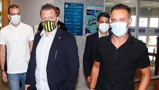 Vitor Pereira'dan Fenerbahçe taraftarına mesaj: Birlikte çalışırsak, sezon sonu şampiyonluğu kutlarız