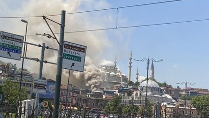 İstanbul'da oyuncak deposunda yangın! Olay yerine ekipler sevk edildi