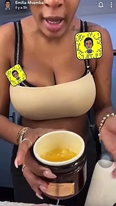 Coco Emilia: Un ventre tout nu pour prouver sa grossesse et une echographie (Vidéo)