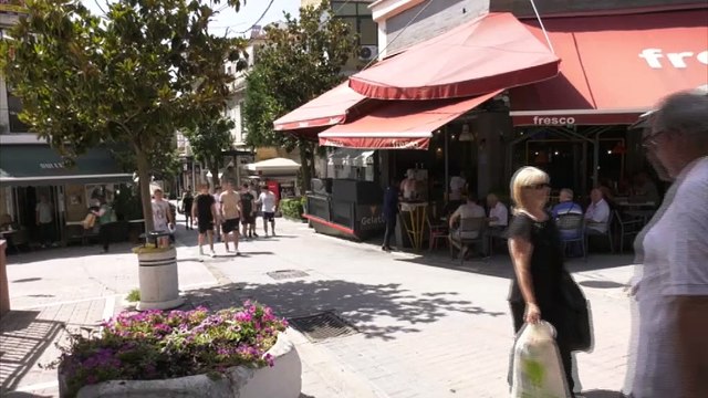 Λαμία: Πως σχολιάζουν οι πολίτες προνόμια, μετάλλαξη Δέλτα και άρση απαγόρευσης κυκλοφορίας