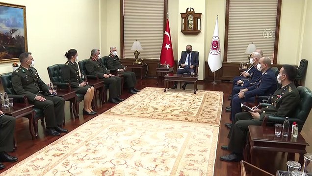 ANKARA - Akar, Kara Kuvvetlerinin 2230. kuruluş yıl dönümünde Orgeneral Dündar ve beraberindeki personeli kabul etti