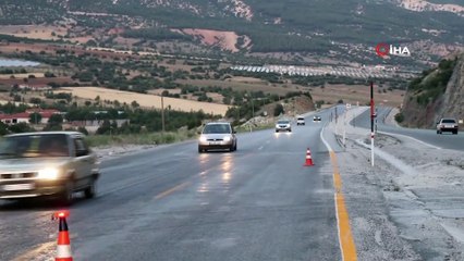 Hatalı sollama yaptı, kamyonetin altında kalmaktan son anda kurtuldu