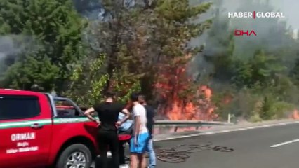 Muğla'nın Ula ilçesinde orman yangını! Kara yolu ulaşıma kapatıldı, evler tahliye edildi