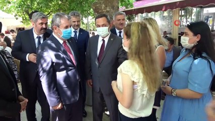 Mustafa Destici’den müsilaj yorumu: “Fabrikalar elektrik parasını ödememek için arıtma tesislerini çalıştırmıyorlar”