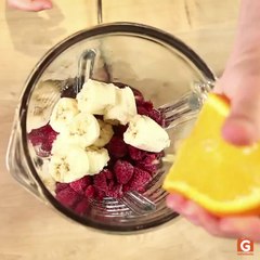 Frullato ai frutti di bosco, banana e arancia!