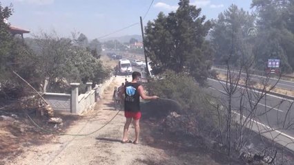Son dakika haberi... Yerleşim yerlerine yakın alanda çıkan orman yangınına müdahale ediliyor (4)