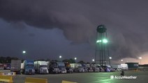Shelf cloud sweeps through Missouri