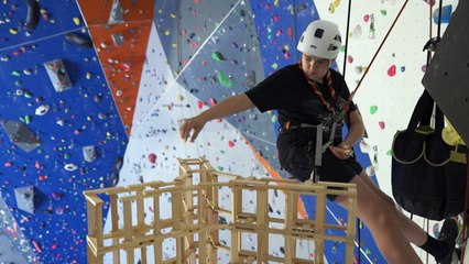 أربعة فتيان من الكشافة في فرنسا شيدوا أعلى برج بقطع "كابلا" في العالم