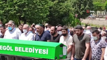 Bir babanın en acı günü...2 kızını aynı anda toprağa verdi