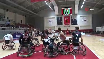 Descargar video: Tekerlekli Sandalye Basketbol Süper Ligi'nde şampiyon İzmir Büyükşehir Belediyespor