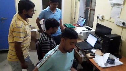 महिला थाना हैड कांस्टेबल व दलाल को जेल