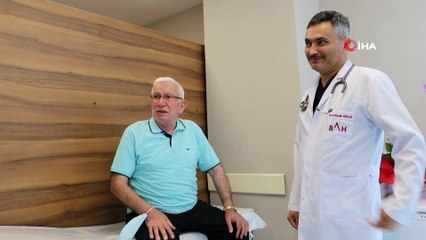 Kendini Türk hekimine emanet etti, 15 yıl süren karın ağrısı son buldu