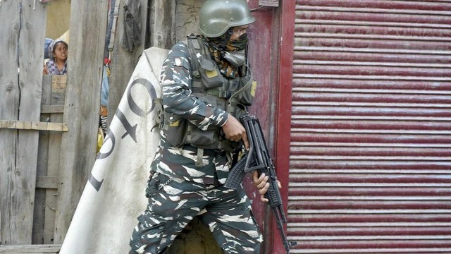 Srinagar: 1 SI of CRPF injured in ongoing encounter