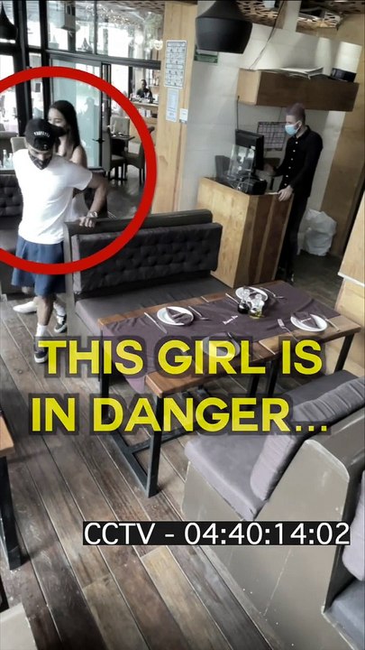 Waitress help poor girl