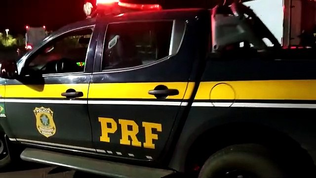 Dois caminhões carregados de cigarros que seguiam para Umuarama são apreendidos