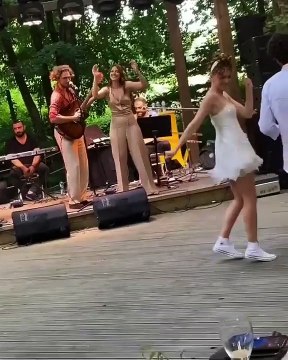 Taner Ölmez ve sevgilisi Ece Çeşmioğlu dünyaevine girdi... Nikahtan ilk görüntüler