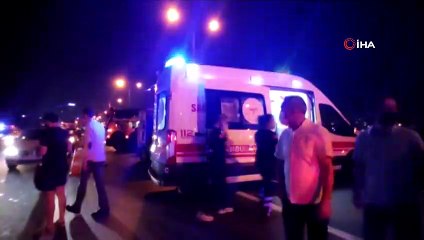 TEM otoyolunda minibüs devrildi, çok sayıda yaralı var