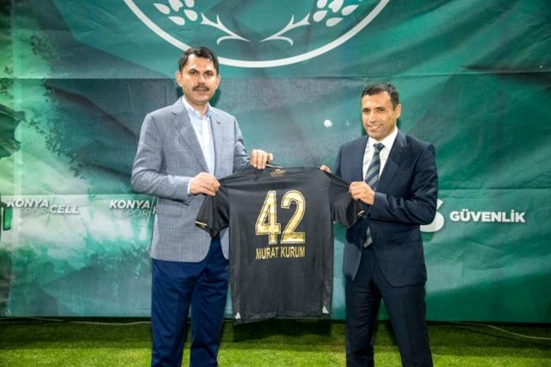 Bakan Kurum: "Konyaspor'un 100. yılında örnek bir kulüp olmasını istiyoruz"