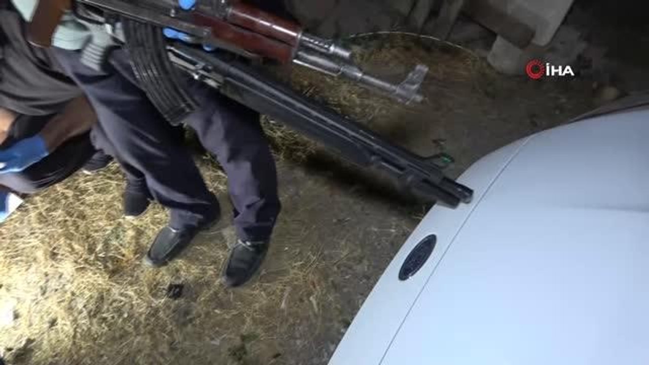Kalaşnikof, tabanca ve pompalı tüfekle etrafa ateş açan şüpheliler kovalama sonucu yakalandı