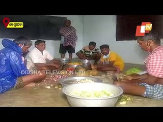 Video herunterladen: Cyclone Yaas- Residents Of Kendrapara Village Express Concerns For COVID19 Restrictions