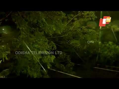 Cyclone Yaas- Heavy Rain & Strong Winds In Paradip