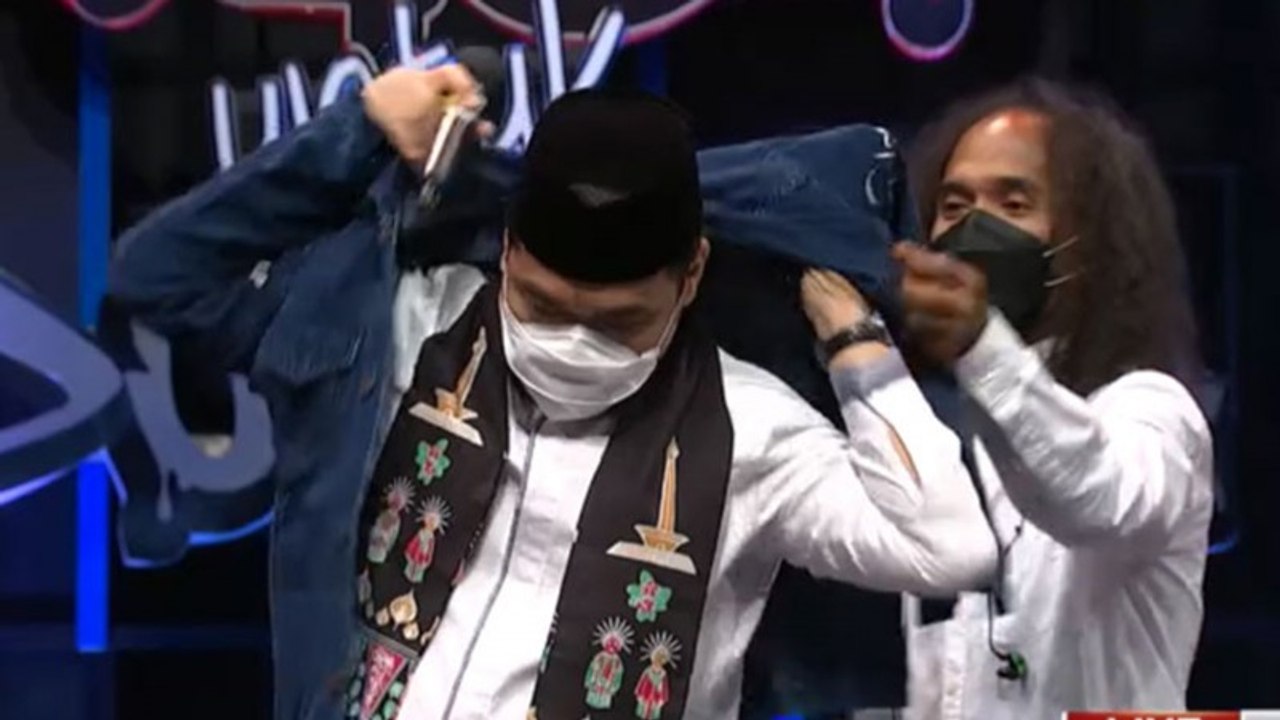 Vaksin Slank untuk Indonesia - Jaket Spesial dari Slank untuk Wagub DKI Riza Patria