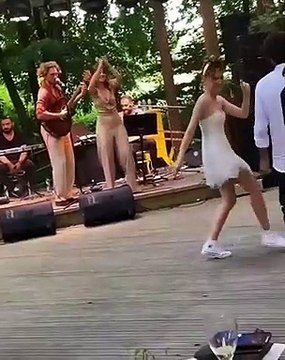 Taner Ölmez ile Ece Çeşmioğlu evlendi