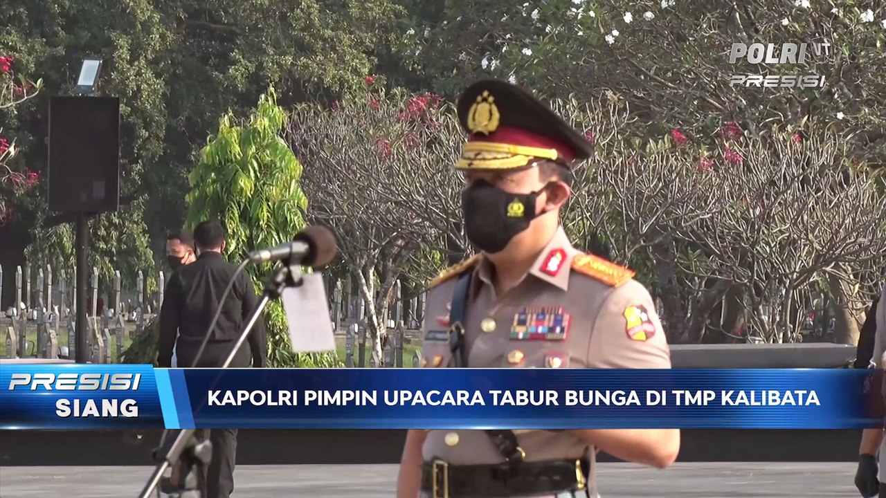 Kapolri Tabur Bunga di TMP Kalibata