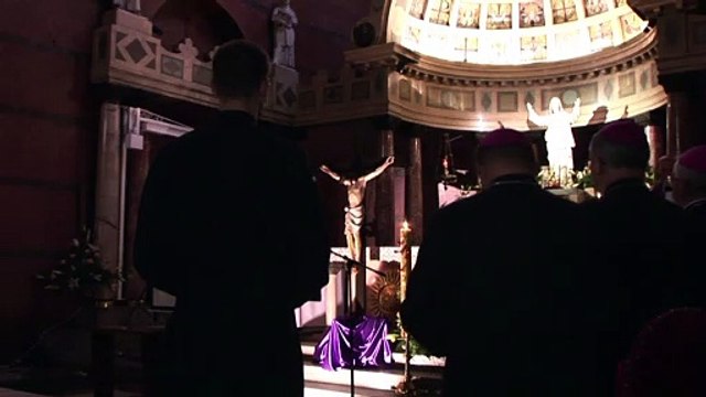 Centenas de padres polacos acusados de abuso